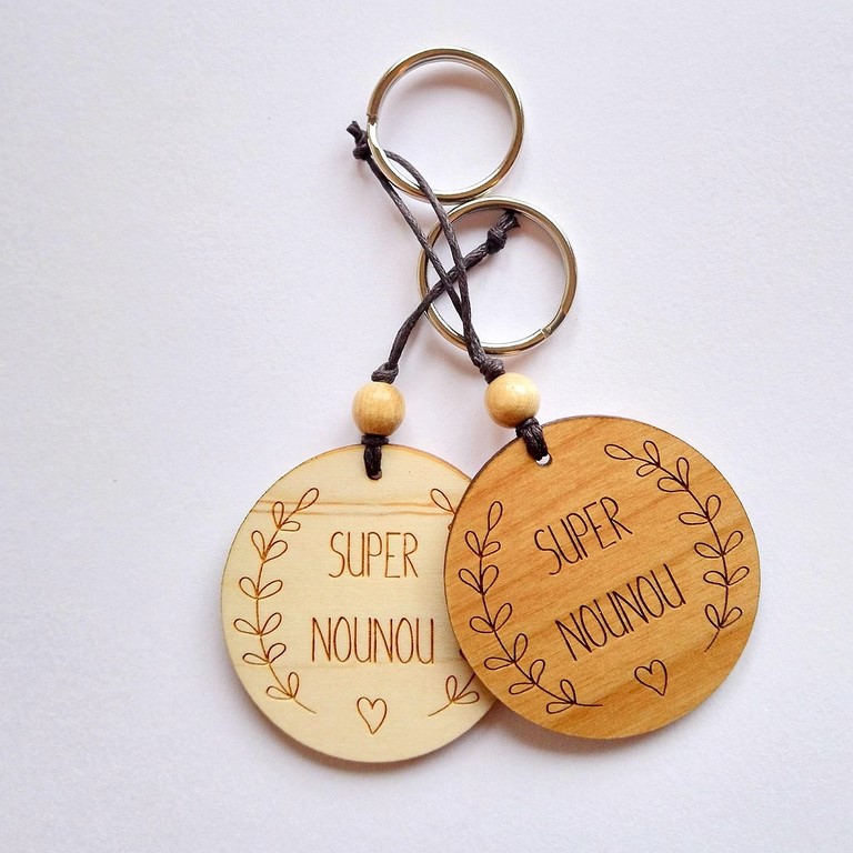 Porte clés en bois gravé super Nounou made in France par Au p'tit Bonehur Alsace