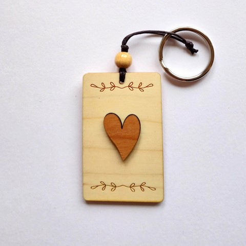 Porte clés en bois gravé avec coeur aulne par Au p'tit Bonheur Nothalten