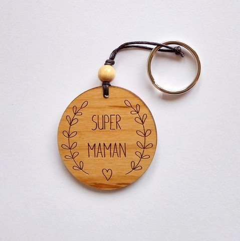Porte clés en bois gravé super Maman fabriqué par Au p'tit Bonheur Nothalten - Muriel Schumacher